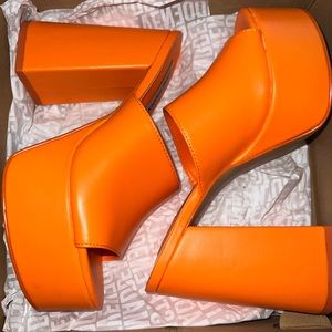 Steve Madden platform heel